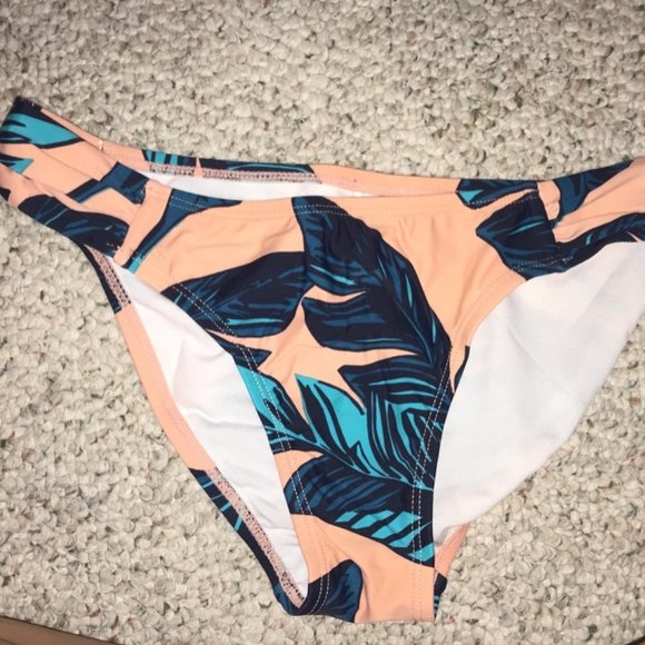 Bikini Set- Top Size - E Bottom Size- Large - Picture 5 of 7